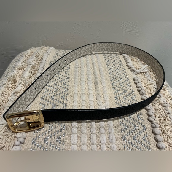 Authentic Michael Kors Women Reversible Belt Size Small White Black - Picture 5 of 12